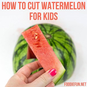 The BEST (and EASIEST) way to cut watermelon this summer! | Foodie Fun