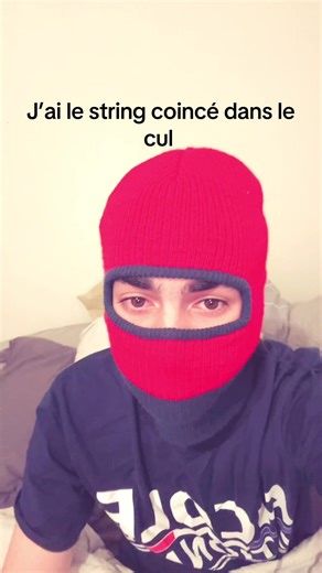 Cagoule et String : Un Look Tendance