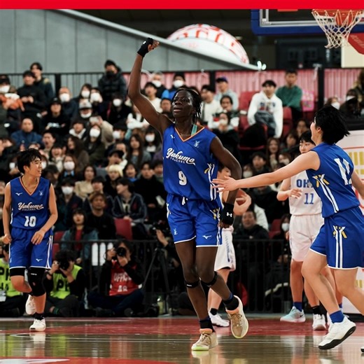 日本バスケットボール協会(JBA) on Instagram: "SoftBank #ウインターカップ 2025 #熱冬カメラ Presented by Japanet 圧巻の50得点🌋 オールラウンドなプレーで桜花学園を追い詰めた八雲学園2年・テウ アダマ！ 📺男女準決勝はBS10で放送！ 📡バスケットLIVEで全試合生配信 【放送・配信情報】 📺放送 男女準決勝はBS10 女子決勝はBS朝日 男子決勝はテレビ朝日(地上波) 📡配信 バスケットLIVE / DAZNで全試合生配信 J SPORTS・J SPORTSオンデマンドは男子全試合 女子準々決勝・準々決勝・決勝 放送/配信 #高校バスケ最高到達点 #高校バスケ #Japanet #BS10"