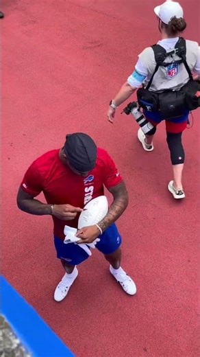 From Zero to Millionaire with Just One Autograph! #shorts
