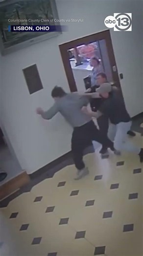 Inmate breaks free from handcuffs, punches deputy in courthouse escape attempt