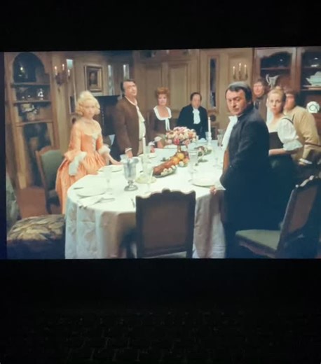 Mon Oncle Benjamin mourir pour mourir Jacques Brel Claude Jade https://claudejade.com/filmographie/mon-oncle-benjamin/ chanson du film „Mon oncle Benjamin“ avec Jacques Brel et Claude Jade. extraits du film d’Édouard Molinaro. musique: Jacques Brel, François Rauber paroles: Mourir pour mourir Que ce soit d’ivresse Le coeur appuyé sur les amis de toujours Mourir pour mourir Je veux mourir sous tendresse Car mourir d’amour ça n’est mourir qu’à moitié Je veux mourir ma vie avant qu’elle ne soit vie