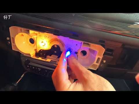 Renault Megane - How to remove dashboard, change burned bulb? Como cambiar led iluminación clima?