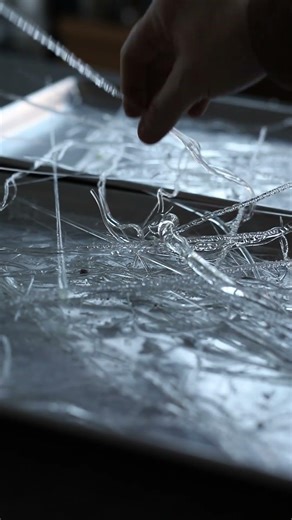 Vitrigraph with twist #glassartist #glassstringers #vitrigraph #artglas