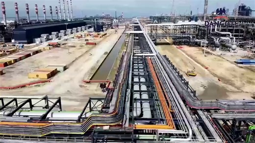Nigeria couldn't refine its own oil for decades. Western companies watched. China built a $20 billion refinery. Now Europeans are rattled. The CCP is already positioning for the next contract.The Dangote Petroleum Refinery, Africa's largest, is now operating at roughly 94% of its 650,000 barrel-per-day capacity. In March 2026, it exported approximately 44,000 barrels of gasoline per day, with a single 317,000-barrel shipment reaching Mozambique, the first refined petroleum delivery to East Afric