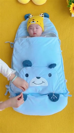 This baby bag I cover it with one layer in air-conditioned rooms and two layers in autumn and winter