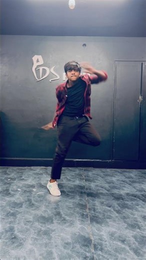 Pakka local #dance #dancevideo #shortvideo #youtubeshorts #explore