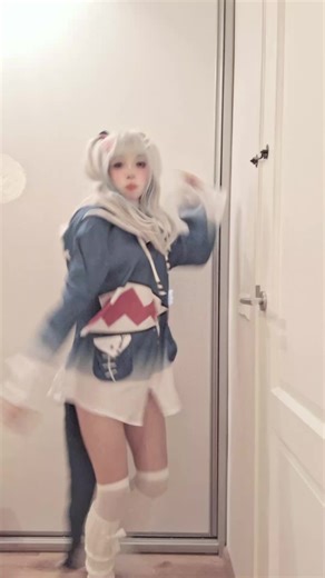 Gawr Gura Cosplay Showcase: Shark-Themed Vibes