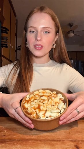 Rose Savaria on Instagram: "taste test de la poutine @restaurant_votre_maison !! je donne facilement un 9.5/10 #tastetest #poutine #poutinequebec"