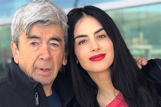 Jessica Cediel responde a críticas por foto en funeral de su papá: “Gente inhumana”