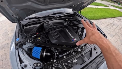 BMW M4 vs BMW M5 drag race