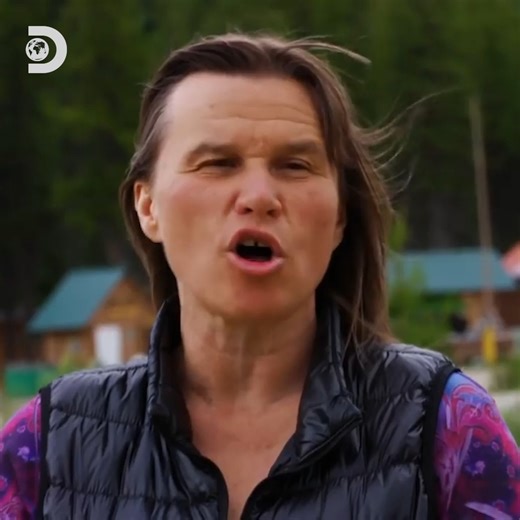 The crew HAVE to find jade on the first day of the season...⛏️ #JadeFever | Discovery Channel UK