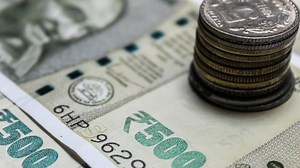 7th Pay Commission: नए साल पर केंद्रीय कर्मचारियों को मिलेगा तोहफा? जानिए 50 फीसदी हो जाएगा DA तो कितनी होगी सैलरी