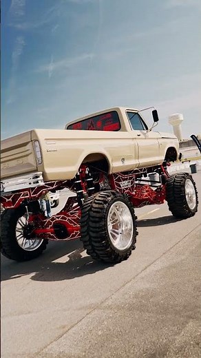 This thing is absolutely INSANE 🔥 #customoffsets #trucks #liftedtrucks