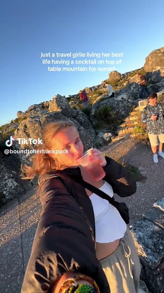 Issy ✈️ Solo Female Backpacker on TikTok