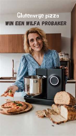 WIN 🎁 EEN WILFA PROBAKER TIMER MAAK DE LEKKERSTE GLUTENVRIJE PIZZA 🍕😍 Whaaa, knijp mij even! Sinds kort staat de Wilfa Probaker Timer in mijn keuken en ik ben zó verkocht. Deze krachtpatser maakt amper geluid, heeft een enorme mengkom van 7 liter (hello, meerdere broden tegelijk bakken! 😍) én neemt zelfs het deeg van de bodem perfect mee. Als ik één keukenmachine mag aanraden? Dan staat de Probaker met stip op nummer één. En om er meteen een feestje van te maken... bak ik vandaag de allerlek