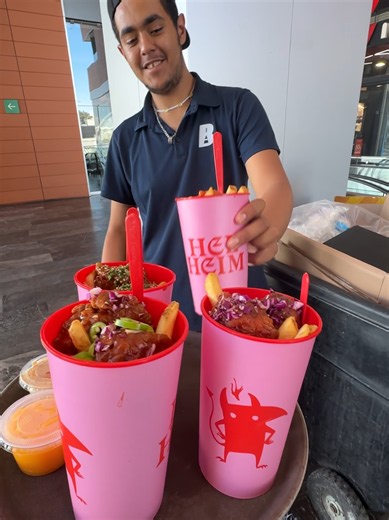 Regalando boneless a trabajadores 🥰 | Boneless Chicken