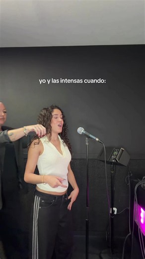 Cover de ‘I Have Nothing’ — Aisha Descane cantando con pasión