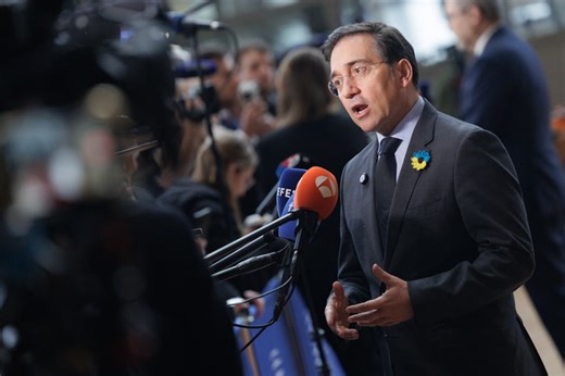 Albares destaca que la violencia “nunca trae paz ni democracia”