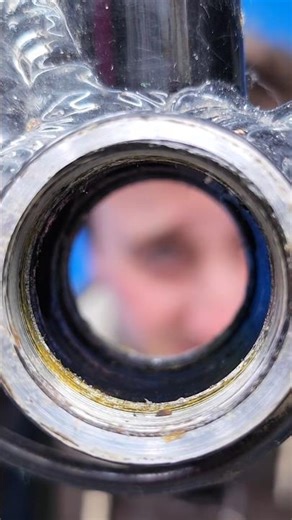 How to properly clean the threads of your bicycle frame