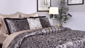 Madison Park Quilt Traditional Damask Design All Season, Lightweight Coverlet Bedspread Bedding Set, Matching Shams, Pillows, King/Cal King(104"x94"), Aubrey, Jacquard Paisley Black, 6 Piece