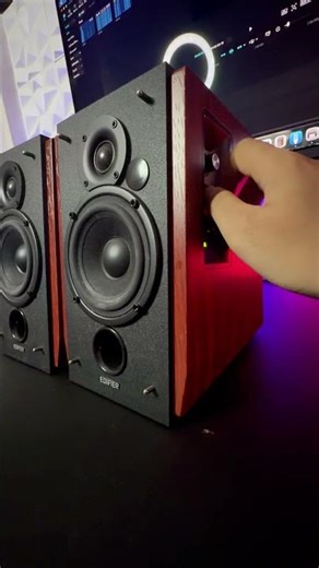 Review Edifier R1700BT