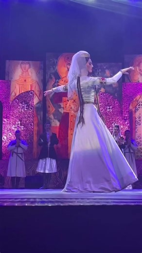 Georgian Noble Dance 'Kartuli' by Erisioni Show