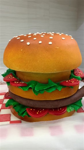 109K views · 1.8K reactions | REALISTIC Giant Burger Cake Tutorial  Pano ko nga ba ginawa? Panoorin nyo hanggang huli ah  #bataeñabaker #wofex #WOFEXManila2025 Achievers Food and Bakery Ingredients Corporation | Macoy's Sweet Treats | Facebook