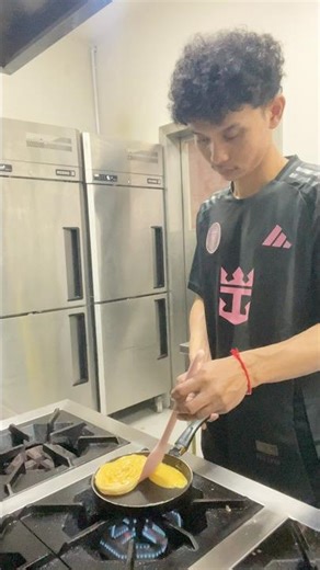 Easy make to make breakfast with egg #eggrecipes #shortvideo