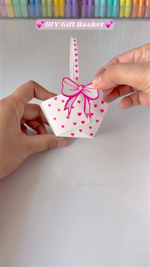 Aesthetic Gift Basket💖🎀🌷#paperbasket #papercraft #easycraftidea #papergiftideas #handmadegifts