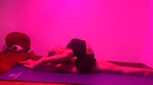 @contortica on Instagram: "More details below 👇 . . . Extreme Contortion🐍 . . . . . Artist : Qian ShiYue(钱诗月) . . . . #contortiontraining #backbend #ballet #rhythmicgymnastics #yoga #contortionist #flexibility #flexiblewomen #backbend #cheerleader #oversplits #contortion #needle #flexible #rubberngirl #ballerina #cheerleading #gymnastics #model #gymmotıvatıon #yogagirl #bendy #bendygirl #splits"