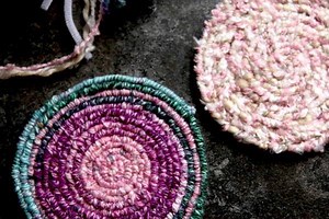 14K views · 81 reactions | Your tweens and teens will LOVE making these to give as gifts! They're so easy! All you need is yarn, pipe cleaners and a glue gun to make them! FULL INSTRUCTIONS HERE: https://happyhooligans.ca/trivets-pipe-cleaners-yarn/ | Happy Hooligans | Facebook