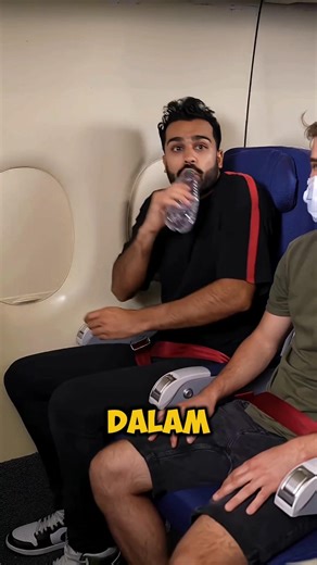 He was reprimanded many times, but his actions on the plane became even more ridiculous 😂