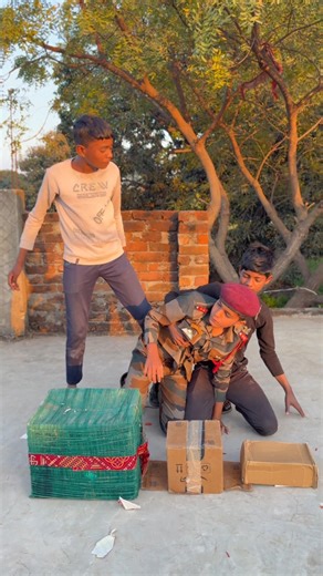 क्या GIFT 🎁 निकलेगा 😱🇮🇳#hearttouching#gift#sad#happy#shortsfilm #trending #shorts