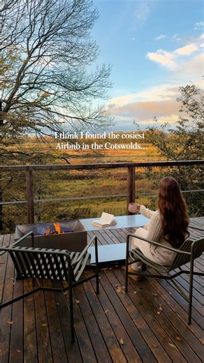 Cosy treehouse Airbnb in the Cotswolds, England #airbnb #cotswolds #uktravel #englandtravel