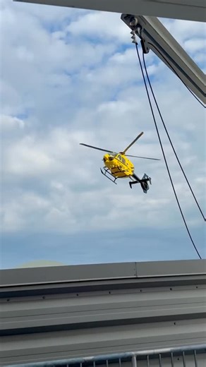 248 reactions | It might look like the rotor blades are going in slow motion during this smooth landing, but in reality they maintain a near-constant rotational speed between 200-600 rotations per minute depending on the type of helicopter. From our London 2 team in Kentucky. | PHI Air Medical | Facebook