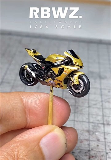 Yamaha R1M: The Ultimate Golden Super Bike Experience