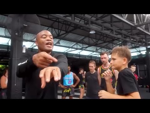 Anderson Silva’s Method To Dodge Everything