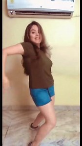 Simran Dhanwani Dance