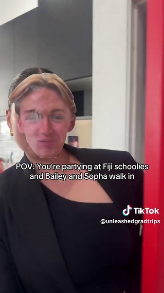 Fiesta en Fiji: ¡Sophas y Bailey en Schoolies!