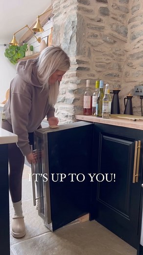 Jade Doutch 🏴󠁧󠁢󠁷󠁬󠁳󠁿 on Instagram: "Don’t know who needs to hear this today but ‘Its Up To You’ 👊🏻 you got this! It’s bonfire weekend, I’ve always loved it. Quiet chilled one today doing bits and bobs around the house and then tomorrow I’m cooking for friends and heading down to the towns big fire. It’s on the beach that’s down the road from me, the one I’m on every day pretty much. So handy. Then it’s a mince pie and a glass of baileys hah! Not even joking tho. . . . . . . . #homediypro