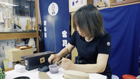 Discover the Mastery in Making Handcrafted Brushes with Precision