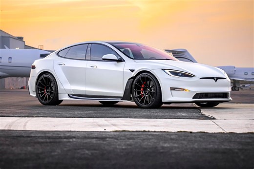 Joe Rogan's new custom Tesla Model S Plaid looks sick