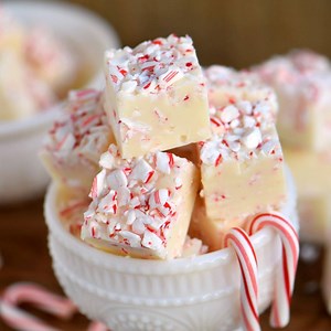 21K views · 101 reactions | PRACTICALLY PERFECT PEPPERMINT FUDGE - five minutes are all you need to make this pretty and festive fudge! PRINT RECIPE HERE: https://www.momontimeout.com/practically-perfect-peppermint-fudge/ | Crazy Good Food | Facebook