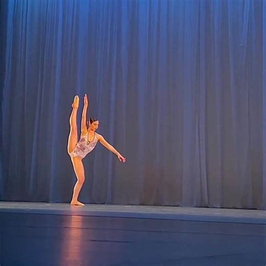 139K views · 7.9K reactions | Senior Women looking absolutely gorgeous in their contemporary solos  #adcibc #adcibcfinals #adcibc2022 #balletcompetition #ballet #dance #pointe #sodanca #nikolay #primasoft #worldwideballet #elevedancewear #veryvirtisse #internationalballetcompetition | ADC IBC - Youth International Ballet Competition | Facebook