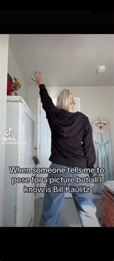 When someone tells me to pose for a picture but all I know is Bill kaulitz #tokiohotel #billkaulitz