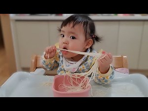 [SUB] Korean baby eating noodles for the first time! 🍜