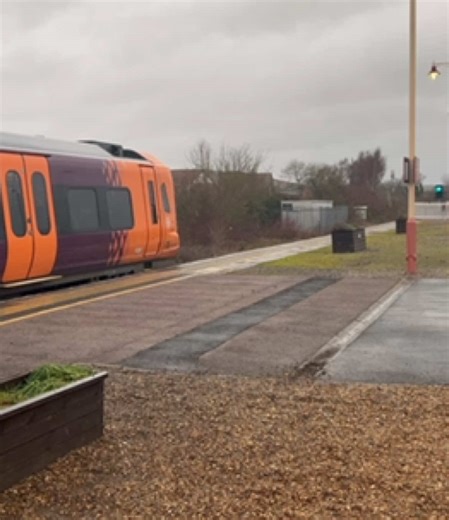 Class 196 running ecs #westmidlandsrailway #ecs