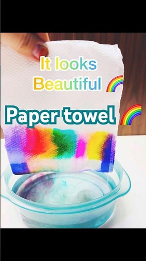 Colors that walk! 🌈A simple science experiment showing magic of water & paper towel.Kids love this!