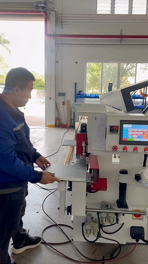 A fully automatic edge banding machine with very high cost performance#Automaticedgebandingmachine #Woodworkingmachinery #Edgebandingmachine #Edgebandingmachinefactory #edgebandingmachinemanufacturer | Cindy Xiao